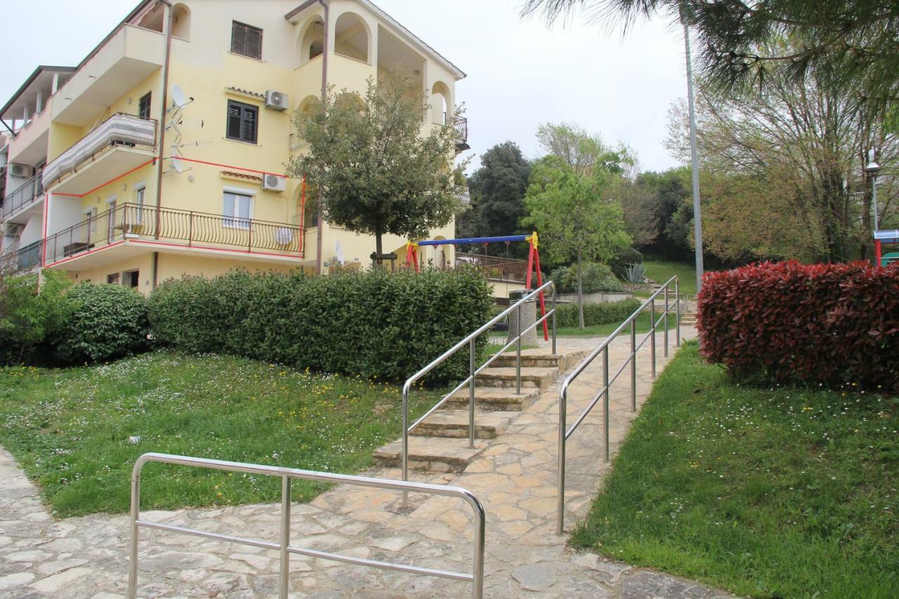 Apartment Zarko Vrsar Exterior photo